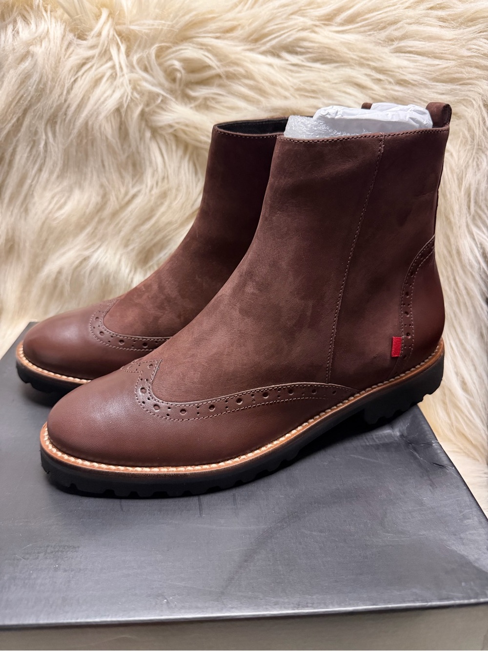 NWT Marc Joseph Brown Leather & Suede Chukka Boots women size 9.